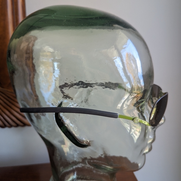 🎁Authentic CHANEL frameless sunglasses 😎 - Picture 3 of 9